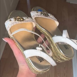 Michael Kors sandals size 6! Only been worn once.